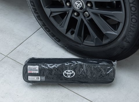 Toyota Land Cruiser Invincible 56