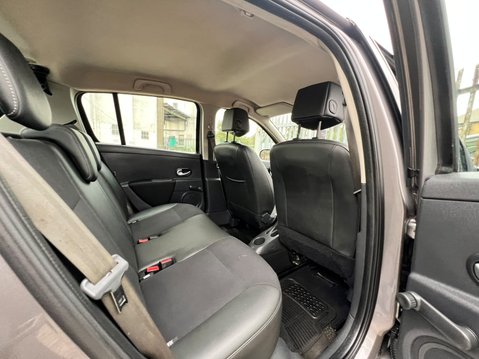 Renault Clio DYNAMIQUE TOMTOM 16V 50