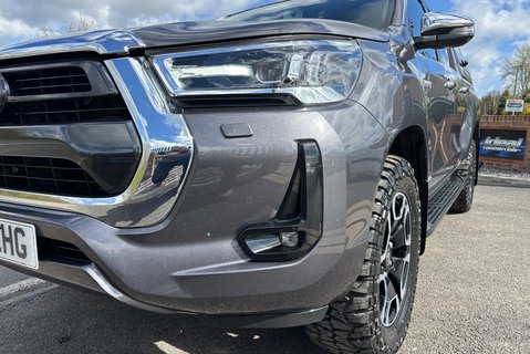 Toyota Hilux Invincible 4WD Auto 2.8 D-4D Double Cab Pickup - Pegasus Canopy 22