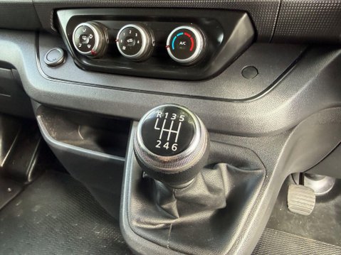 Renault Trafic SL28 BUSINESS PLUS DCI 25