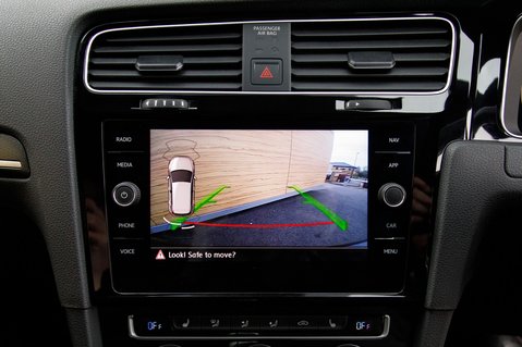 Volkswagen Golf GTI PERFORMANCE TSI DSG 32