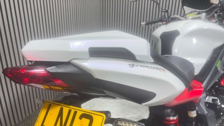 Triumph Street Triple R 2013 13K EXCELLENT CONDITION NEW MOT 675CC TRIPLE 9