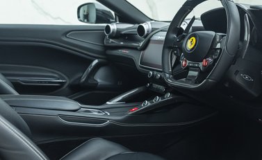 Ferrari GTC4 Lusso T 13