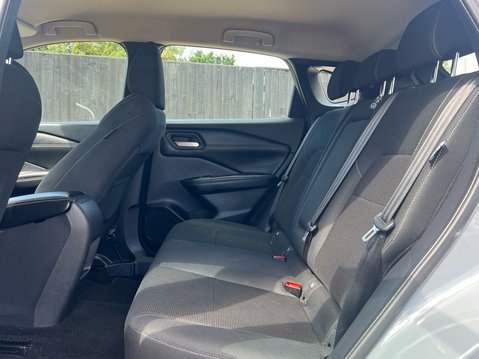 Nissan Qashqai DIG-T ACENTA PREMIUM DCT MHEV 9
