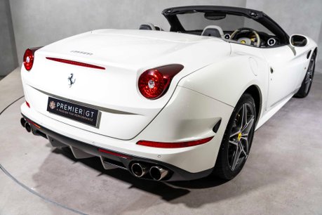 Ferrari California T. MAGNERIDE SUSPENSION. BESPOKE INTERIOR. TWO-TONE BODYWORK. CARPLAY. 54
