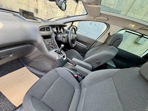 Peugeot 5008 BLUE 2.0 HDI S/S ALLURE 53k with FSH 12