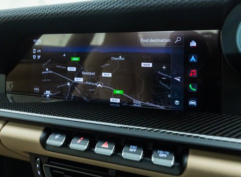 Porsche 911 GT3 TOURING (992) 21