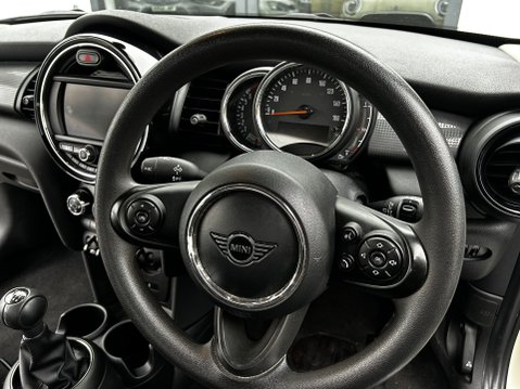 Mini Hatch COOPER CLASSIC 12