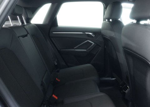 Audi Q3 1.5 TFSI CoD 35 Black Edition SUV 5dr Petrol S Tronic Euro 6 (s/s) (150 ps) 51