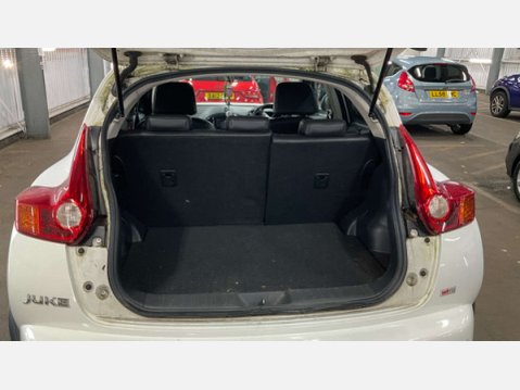 Nissan Juke 1.6 Tekna SUV 5dr Petrol CVT Euro 5 (117 ps) 9