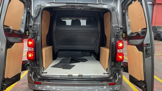 Vauxhall Vivaro Crew Cab AUTO SWB L1H1 Low Roof 310 Air Con Alloys Sensors Cam EURO 6 7