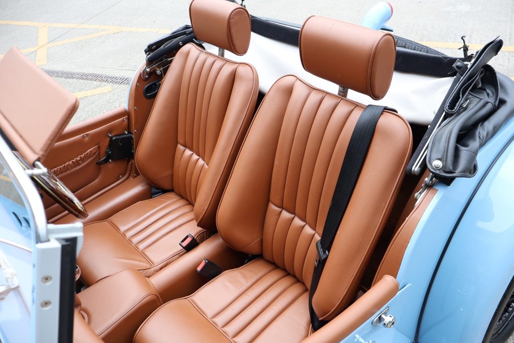 Morgan 4/4 4300 miles from new stored in a heated garage  STUNNING COLOUR COMBO 23