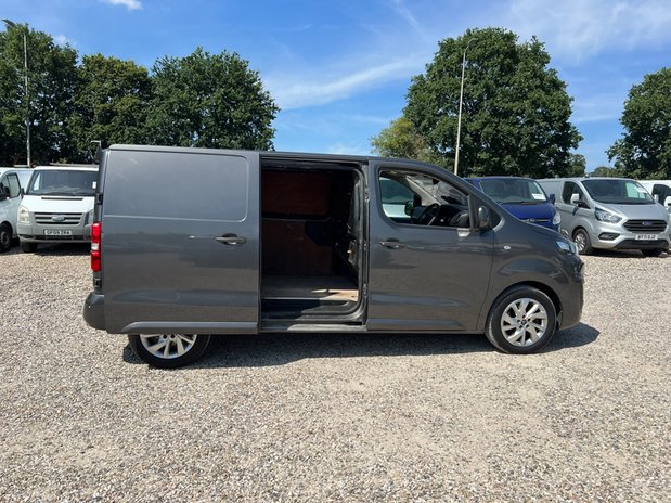 Citroen Dispatch MWB L2H1 (SOLD) Low Roof Driver 3100 Air Con Cruise EURO 6 NO VAT 9