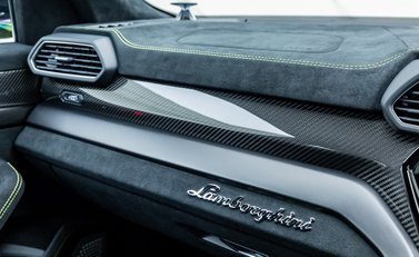 Lamborghini Urus PERFORMANTE 26