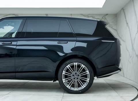 Land Rover Range Rover P530 Autobiography LWB 31