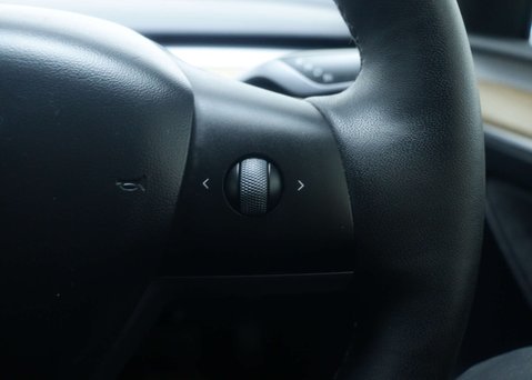 Tesla Model Y Model Y RWD 5dr 30