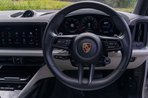 Porsche Cayenne 3.0 Cayenne V6 E-Hybrid Auto 4WD 5dr 12