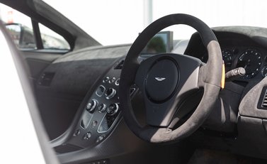 Aston Martin Vantage GT12 11