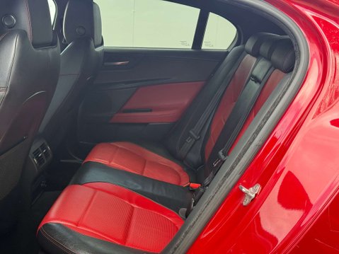 Jaguar XE 2.0 XE R-Sport D Auto 4dr 11