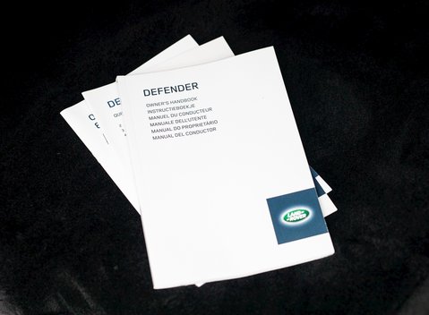 Land Rover Defender 90 XS Bowler 32