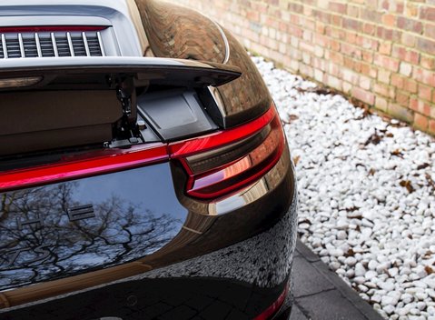 Porsche 911 Targa 4 GTS (991.2) 13