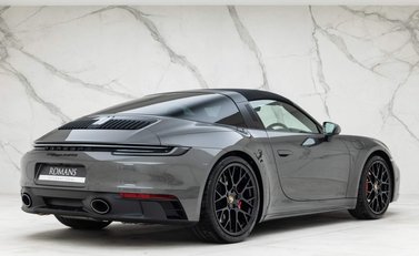 Porsche 911 Targa 4 GTS (992) 21