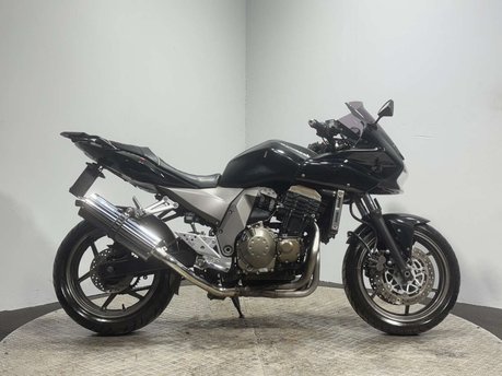 Kawasaki Z ZR750 2005 ONLY 20K NEW MOT SERVICED COMMUTER BIKE 750CC