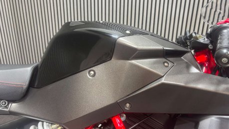 Hyosung GD 2016 ONLY 1K 250CC SPORTS BIKE LIGHTWEIGHT LONG MOT 40