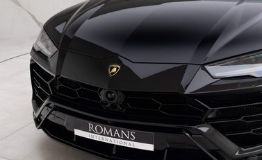 Lamborghini Urus V8 26