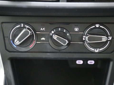 Volkswagen Polo 1.0 TSI Life Euro 6 (s/s) 5dr 17