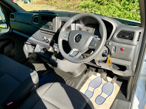 Renault Trucks Uk Master 2.3 dCi ENERGY 35 Business Luton Manual FWD LWB Euro 6 (s/s) 145 BHP 13