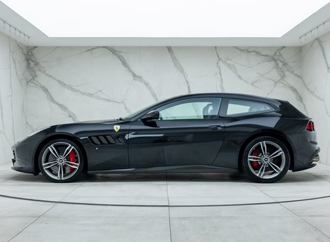 Ferrari GTC4 Lusso V12 2