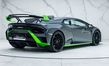 Lamborghini Huracan STO 3