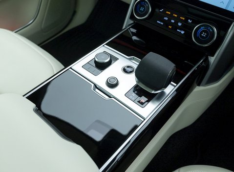 Land Rover Range Rover P530 Autobiography LWB 7 Seater 19