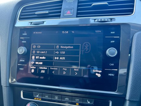 Volkswagen Golf SE NAVIGATION TSI BLUEMOTION TECHNOLOGY DSG 23