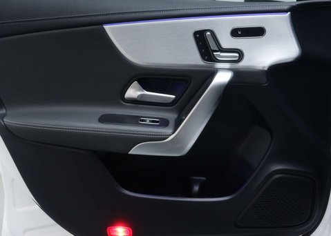 Mercedes-Benz CLA Class 1.3 CLA 250 AMG Line Premium Plus E Auto 4dr 54