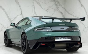 Aston Martin Vantage GT8 3