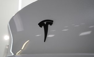 Tesla Model Y LONG RANGE AWD Now with GROK AI 1 Owner Comfort Suspension Pano roof VAT Q 13