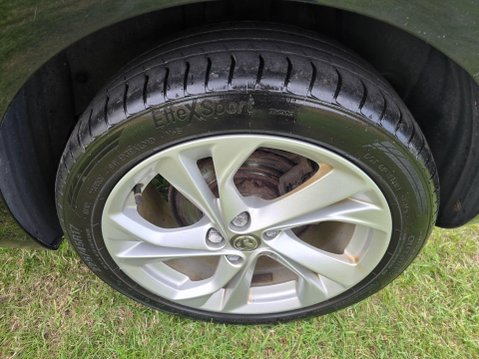 Vauxhall Astra 1.4i Turbo SRi Nav Euro 6 5dr 28