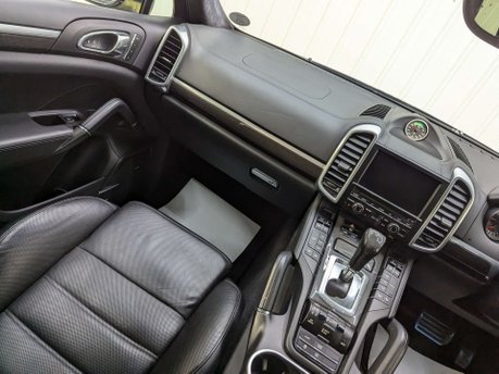 Porsche Cayenne 4.8 Cayenne V8 T Tiptronic S 4WD 5dr 66