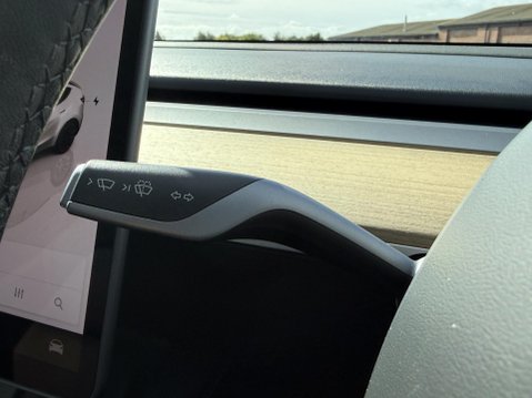 Tesla Model Y (Dual Motor) Long Range SUV 5dr Electric Auto 4WDE (384 bhp) 37