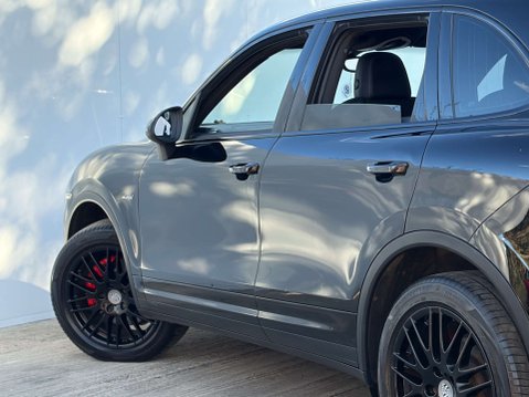 Porsche Cayenne 4.1 Cayenne V8 D S Tiptronic S Auto 4WD 5dr 48