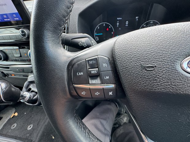 Ford Transit Custom Crew Cab [SOLD MT] SWB L1H1 Limited 320 Air Con Alloys Camera Nav Sensors E 21