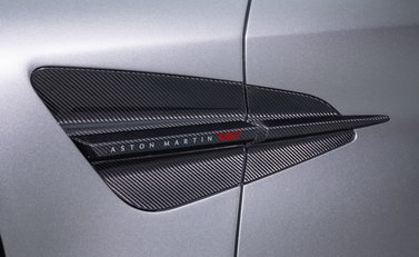 Aston Martin Vanquish V12 37