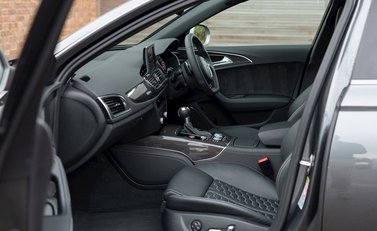 Audi RS6 Avant Performance 16