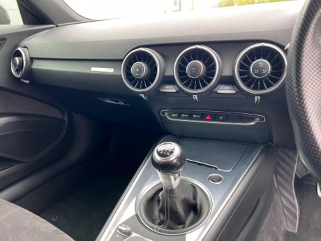 Audi TT 1.8 TFSI S line Euro 6 (s/s) 3dr 23