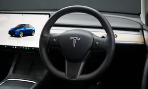 Tesla Model Y RWD Comfort Suspension GROK AI Deep Blue Metallic Adaptive LEDs 1Owner VATQ 18