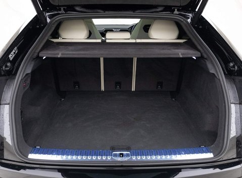 Lamborghini Urus V8 33