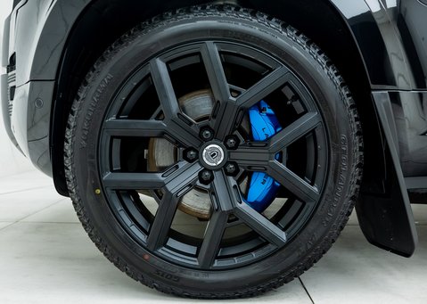 Land Rover Defender 90 V8 P525 Urban 