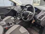 Ford Focus ZETEC NAVIGATOR TDCI 12
